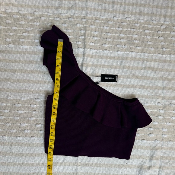 Express Body Contour One Shoulder Cropped Sweater Tank purple size large - Picture 10 of 11